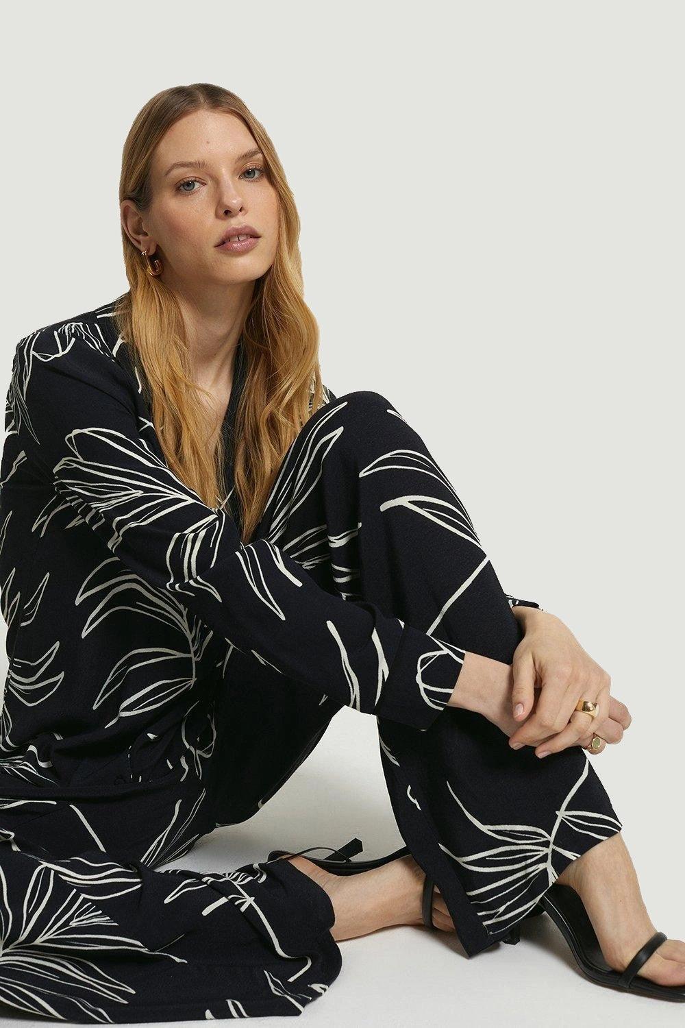 black leaf print rayon co-ord set with full sleeves