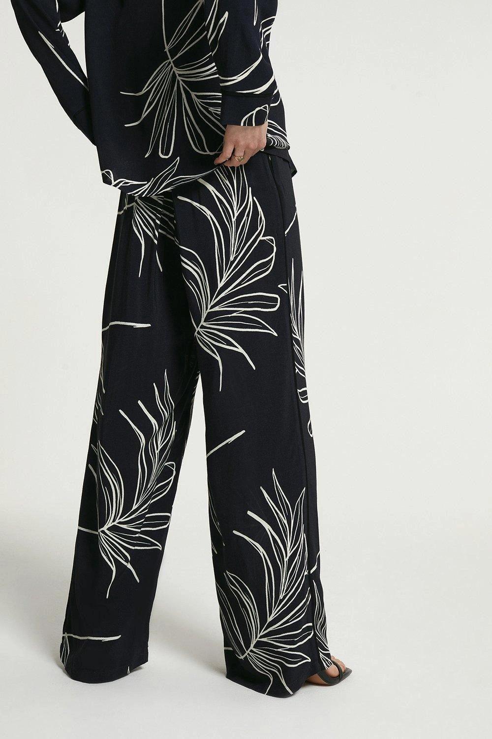 black leaf print rayon co-ord set with full sleeves