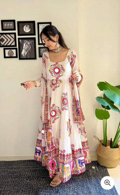 Traditional White Embroidered Anarkali Set – Festive & Wedding Wear